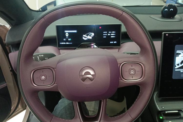Used Nio ET5 2022 75 kWh Steering Wheel