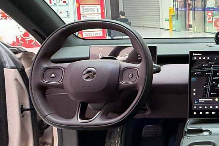 Used Nio ET5 2022 75 kWh Steering Wheel