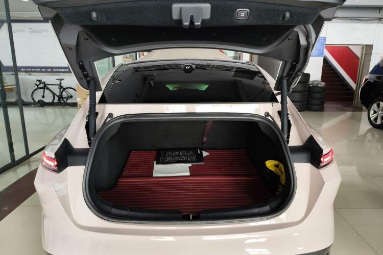 Used Nio ET5 2022 75 kWh Trunk
