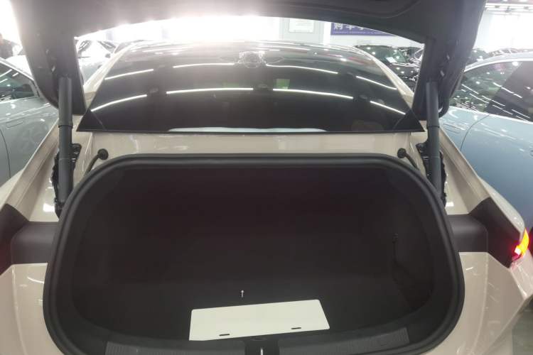 Used Nio ET5 2022 75 kWh Trunk