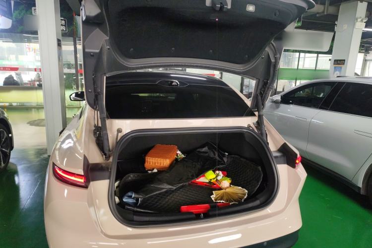 Used Nio ET5 2022 75 kWh Trunk