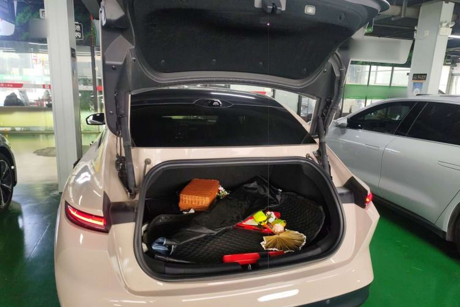 Used Nio ET5 2022 75 kWh Trunk