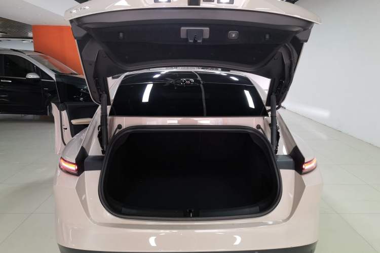 Used Nio ET5 2022 75 kWh Trunk