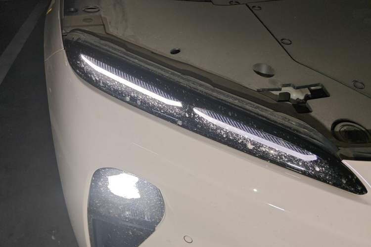 Used Nio ET5 2022 100 kWh Right Front Headlight