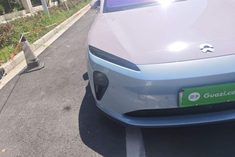 Used Nio ET5 2022 75 kWh Right Front Headlight