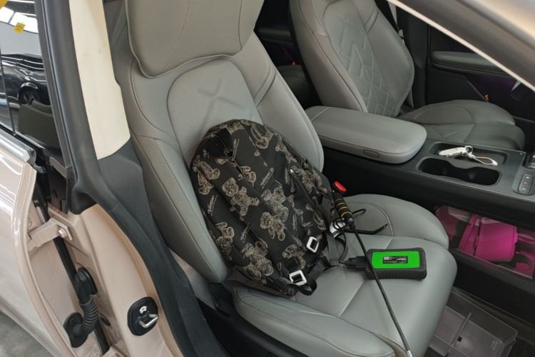 Used Nio ET5 2022 75 kWh Right Front Seat