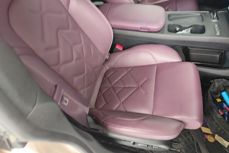 Used Nio ET5 2022 75 kWh Right Front Seat
