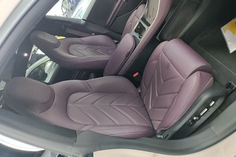 Used Nio ET5 2022 75 kWh Right Front Seat