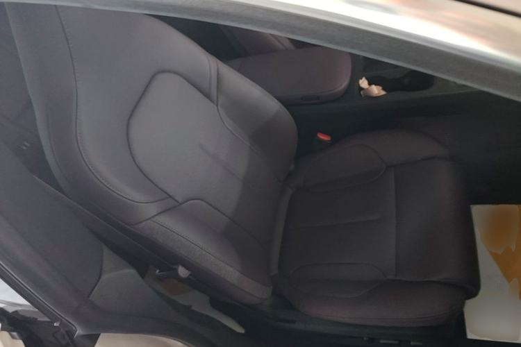 Used Nio ET5 2022 75 kWh Right Front Seat