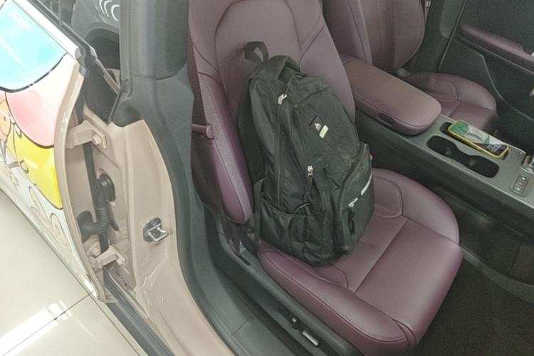 Used Nio ET5 2022 75 kWh Right Front Seat