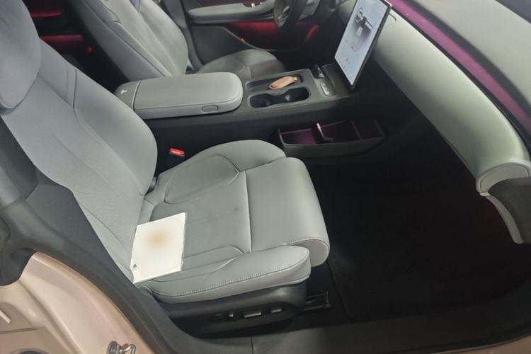 Used Nio ET5 2022 75 kWh Right Front Seat
