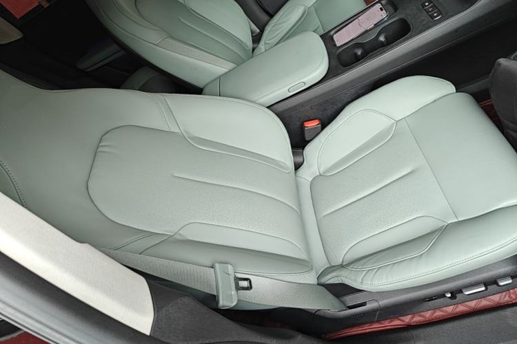 Used Nio ET5 2022 75 kWh Right Front Seat
