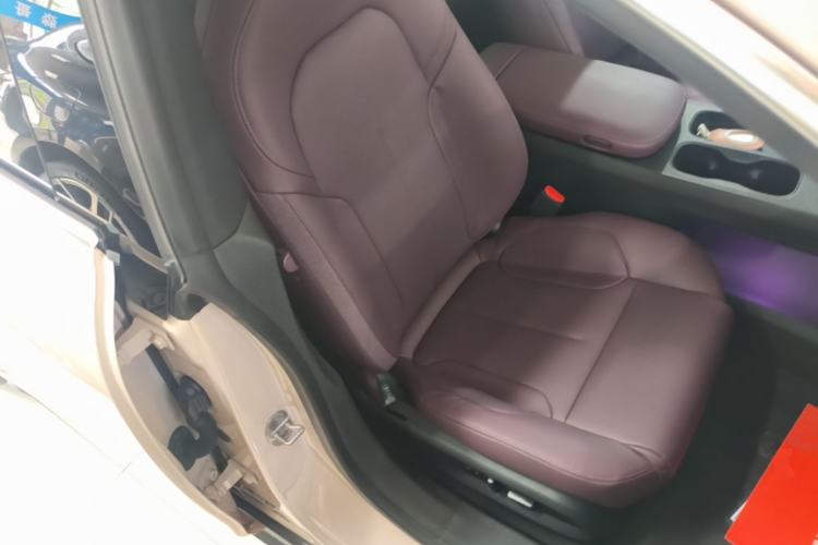 Used Nio ET5 2022 75 kWh Right Front Seat