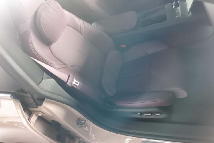 Used Nio ET5 2022 75 kWh Right Front Seat