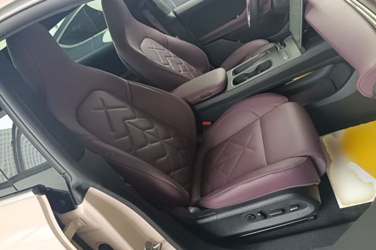 Used Nio ET5 2022 100 kWh Right Front Seat