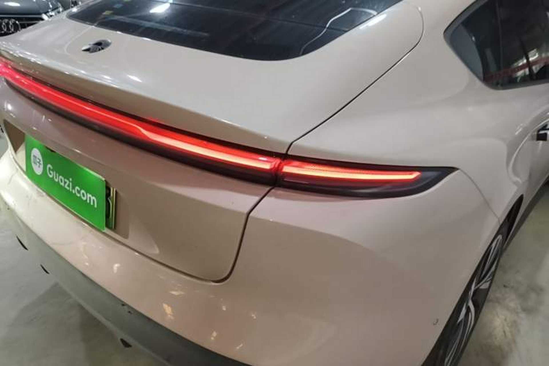 Used Nio ET5 2022 75 kWh Right Rear Taillight