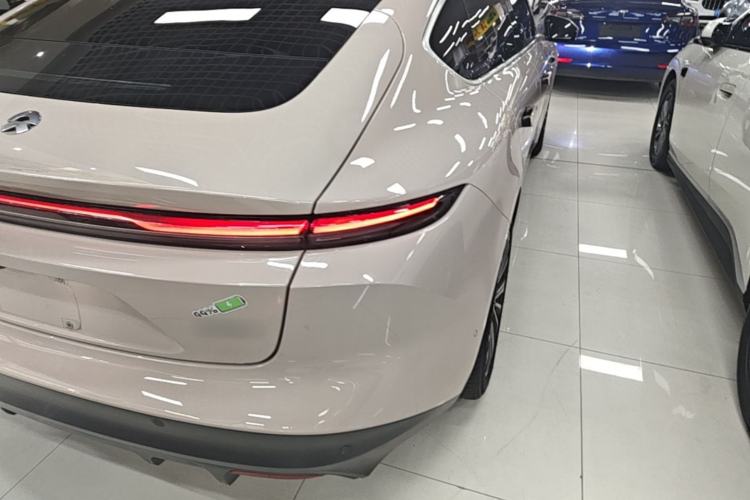 Used Nio ET5 2022 75 kWh Right Rear Taillight