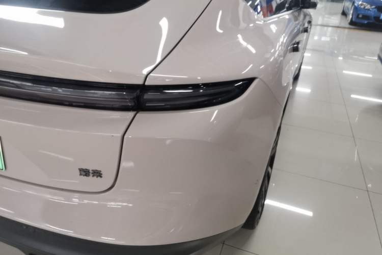 Used Nio ET5 2022 75 kWh Right Rear Taillight