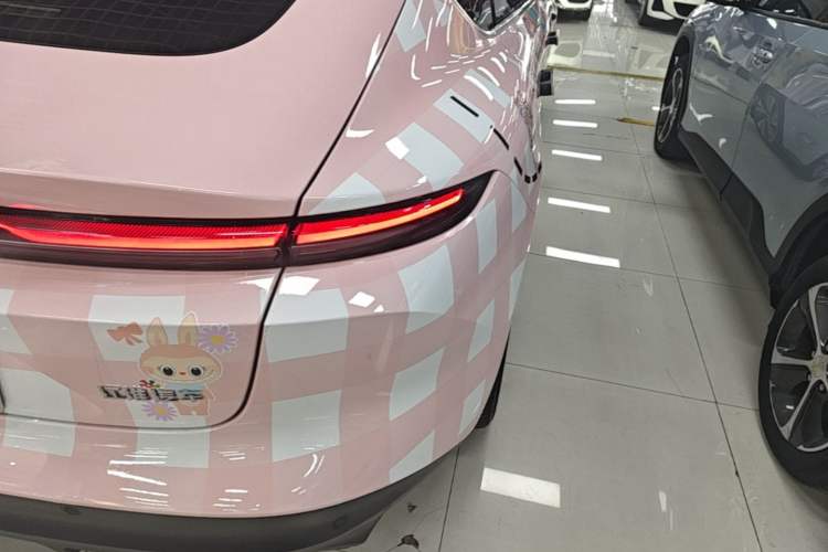 Used Nio ET5 2022 75 kWh Right Rear Taillight