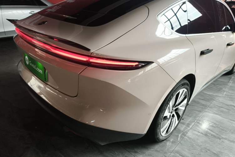 Used Nio ET5 2022 75 kWh Right Rear Taillight