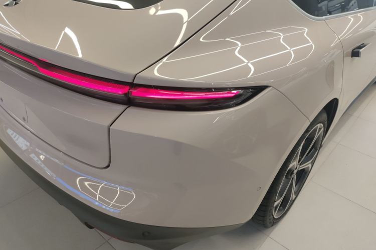 Used Nio ET5 2022 75 kWh Right Rear Taillight