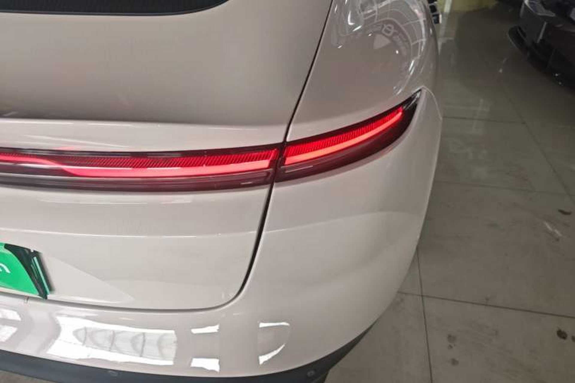 Used Nio ET5 2022 75 kWh Right Rear Taillight