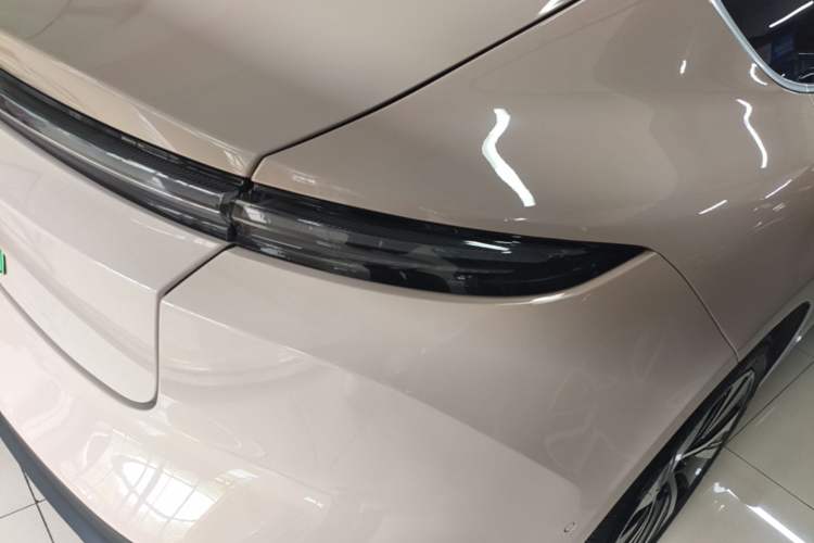 Used Nio ET5 2022 75 kWh Right Rear Taillight