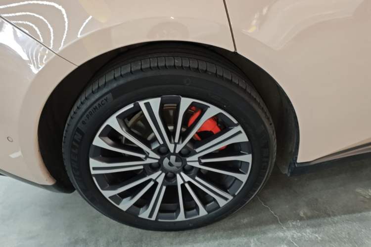 Used Nio ET5 2022 75 kWh Right Rear Wheel Hub