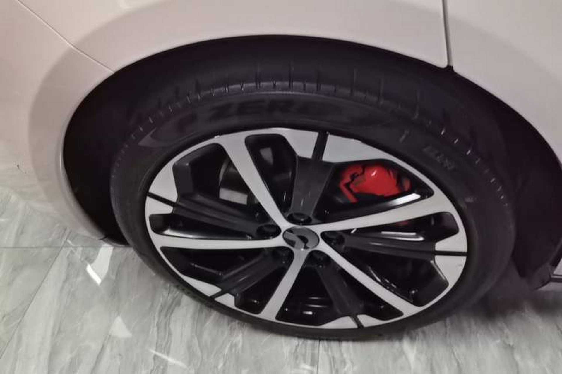 Used Nio ET5 2022 75 kWh Right Rear Wheel Hub