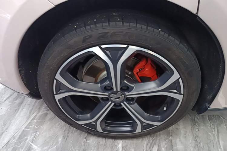 Used Nio ET5 2022 75 kWh Right Rear Wheel Hub