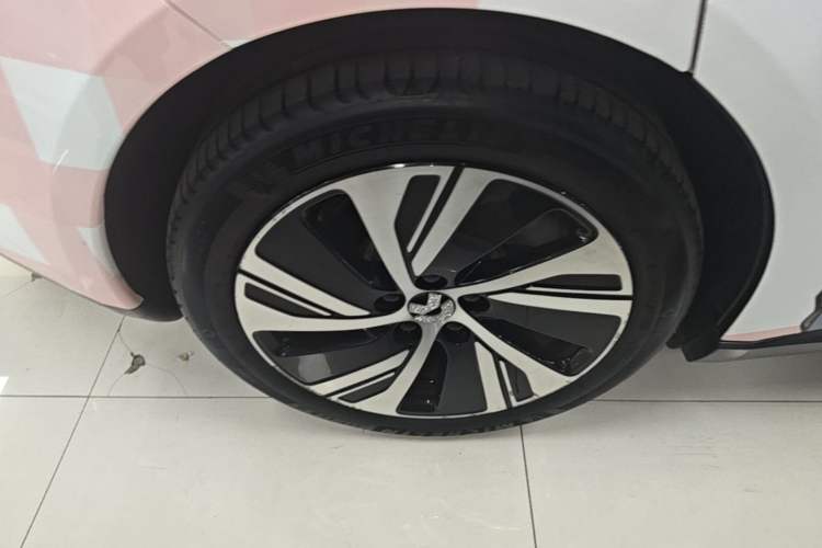 Used Nio ET5 2022 75 kWh Right Rear Wheel Hub