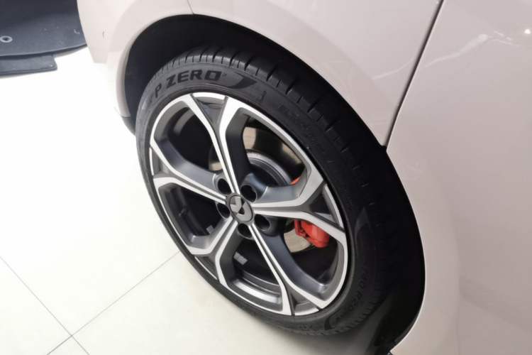 Used Nio ET5 2022 75 kWh Right Rear Wheel Hub