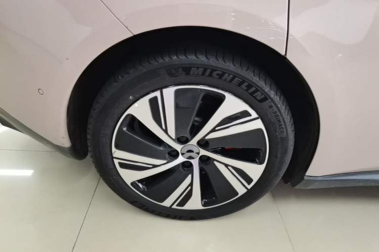Used Nio ET5 2022 75 kWh Right Rear Wheel Hub
