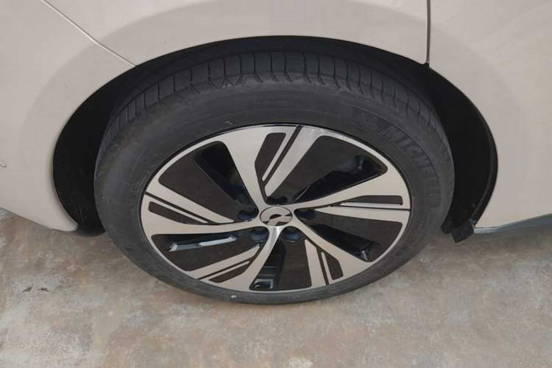Used Nio ET5 2022 75 kWh Right Rear Wheel Hub