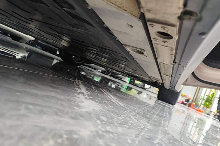 Used Nio ET5 2022 75 kWh Right Side Sill
