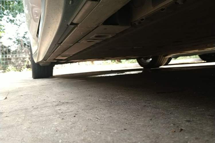 Used Nio ET5 2022 75 kWh Right Side Sill
