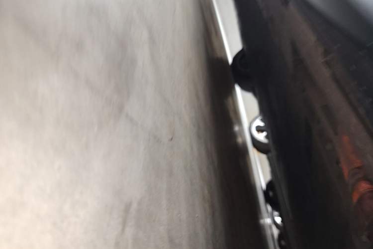 Used Nio ET5 2022 75 kWh Right Side Sill