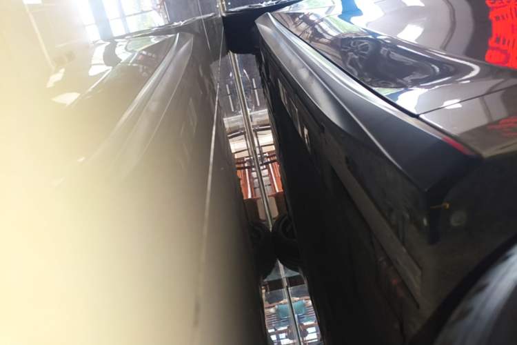 Used Nio ET5 2022 75 kWh Right Side Sill