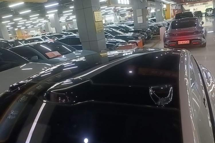 Used Nio ET5 2022 75 kWh Roof