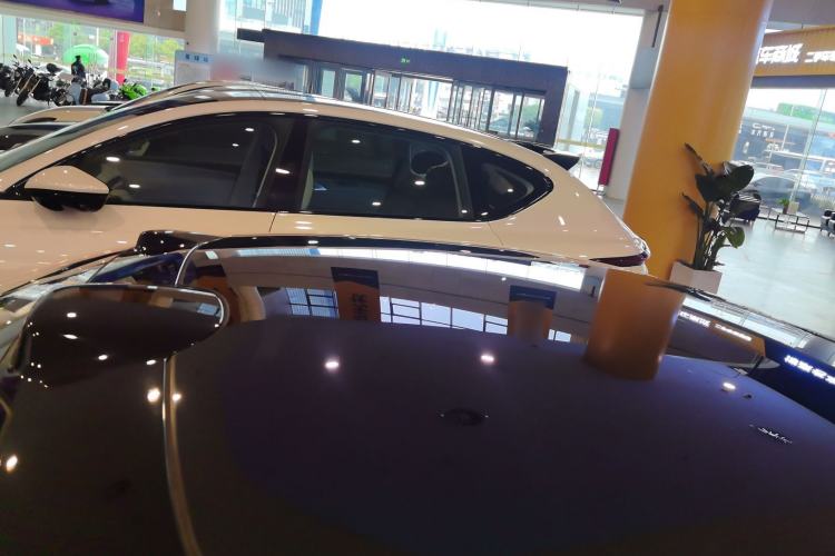 Used Nio ET5 2022 75 kWh Roof