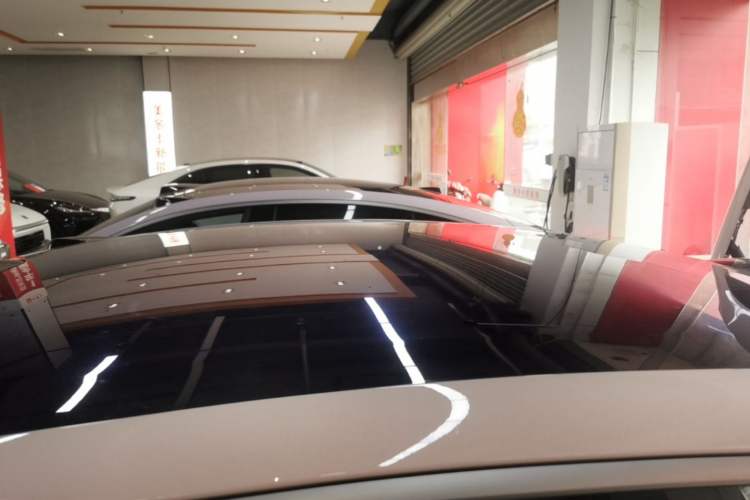Used Nio ET5 2022 75 kWh Roof
