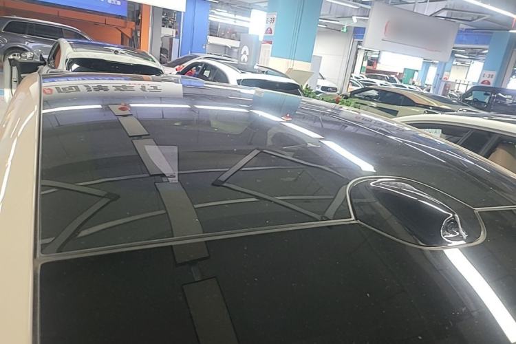 Used Nio ET5 2022 75 kWh Roof