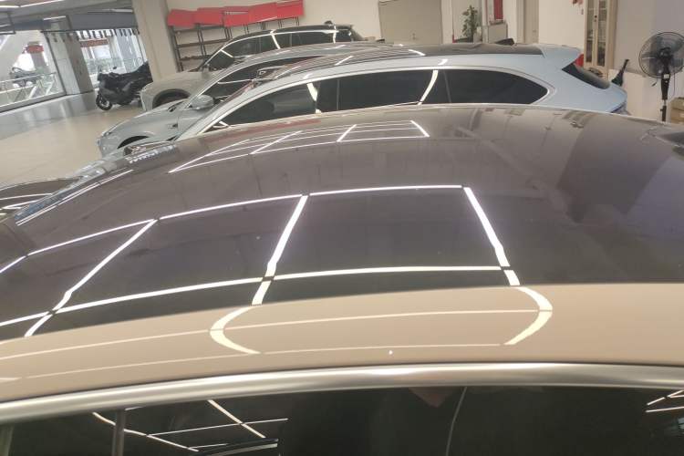Used Nio ET5 2022 75 kWh Roof