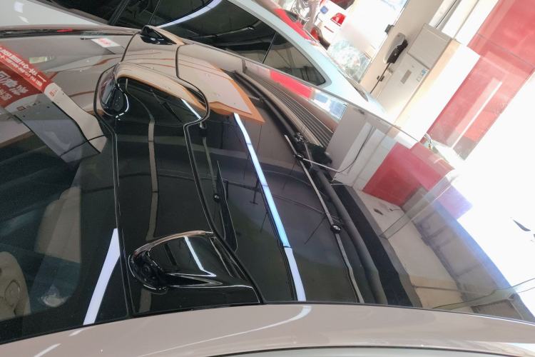 Used Nio ET5 2022 75 kWh Roof
