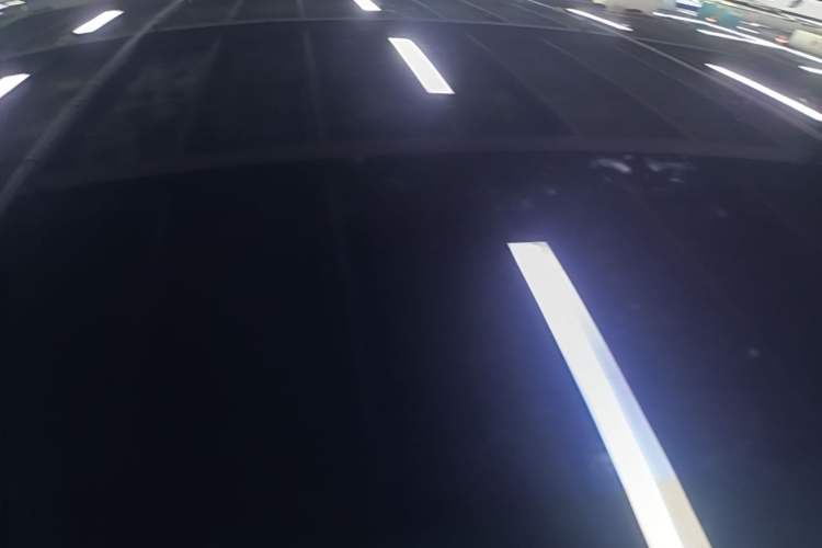 Used Nio ET5 2022 75 kWh Roof