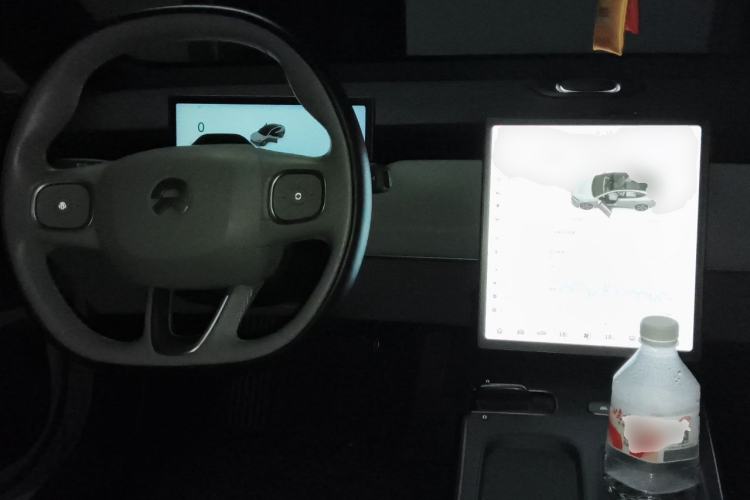 Used Nio ET5 2022 75 kWh Center Console