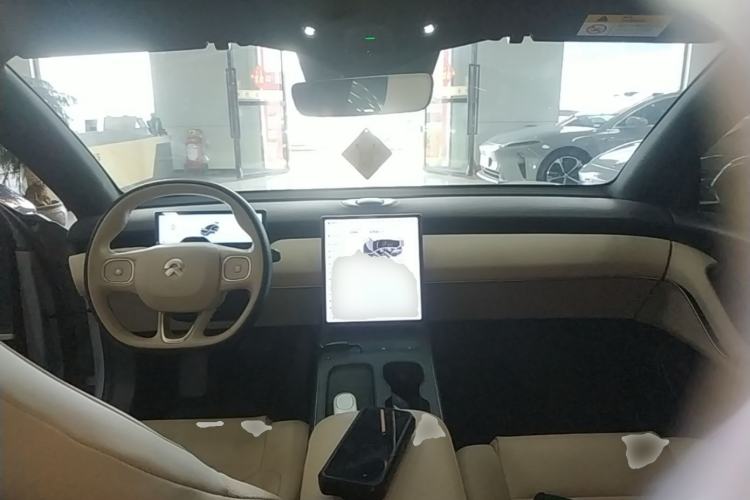 Used Nio ET5 2022 75 kWh Center Console
