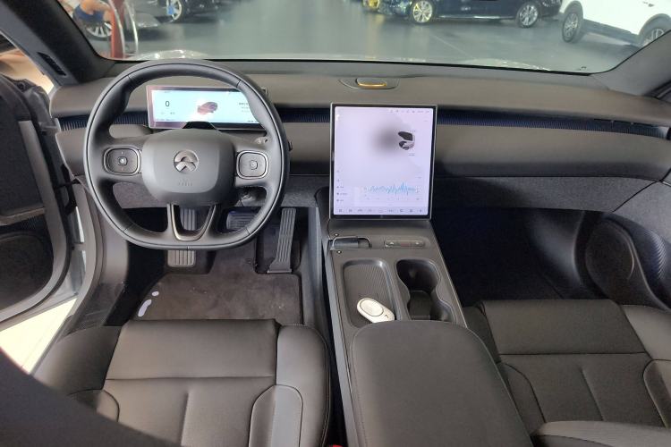 Used Nio ET5 2022 75 kWh Center Console