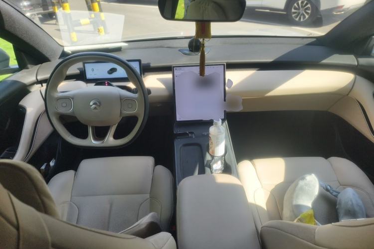 Used Nio ET5 2022 75 kWh Center Console