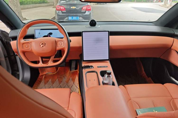 Used Nio ET5 2022 75 kWh Center Console